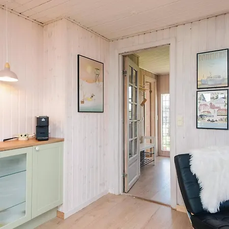 Beach Cottage With Annex *