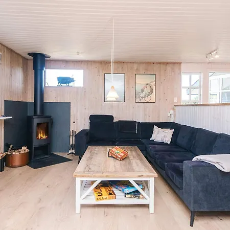 Beach Cottage With Annex *