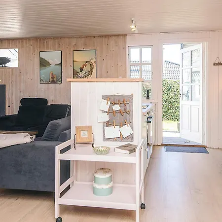 Beach Cottage With Annex Feriehus Grenå