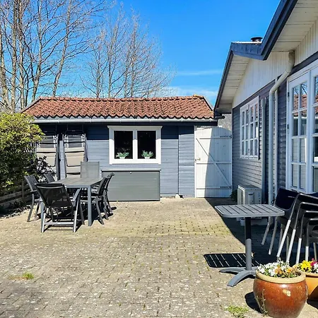 Feriehus Beach Cottage With Annex